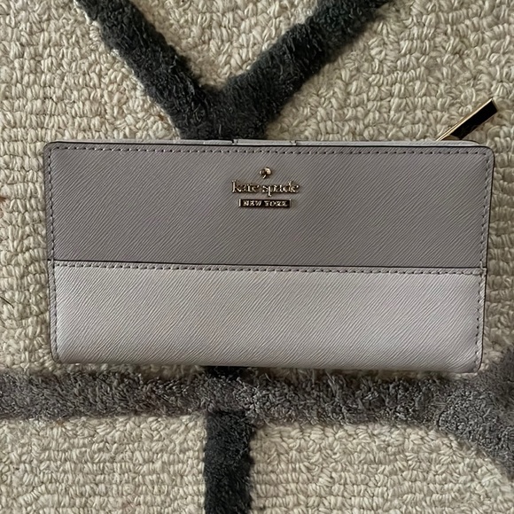 Kate spade wallet - Picture 1 of 4